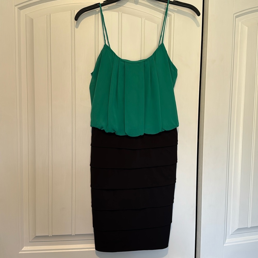 • Sweet Storm Green/Black Bodycon Dress Size L